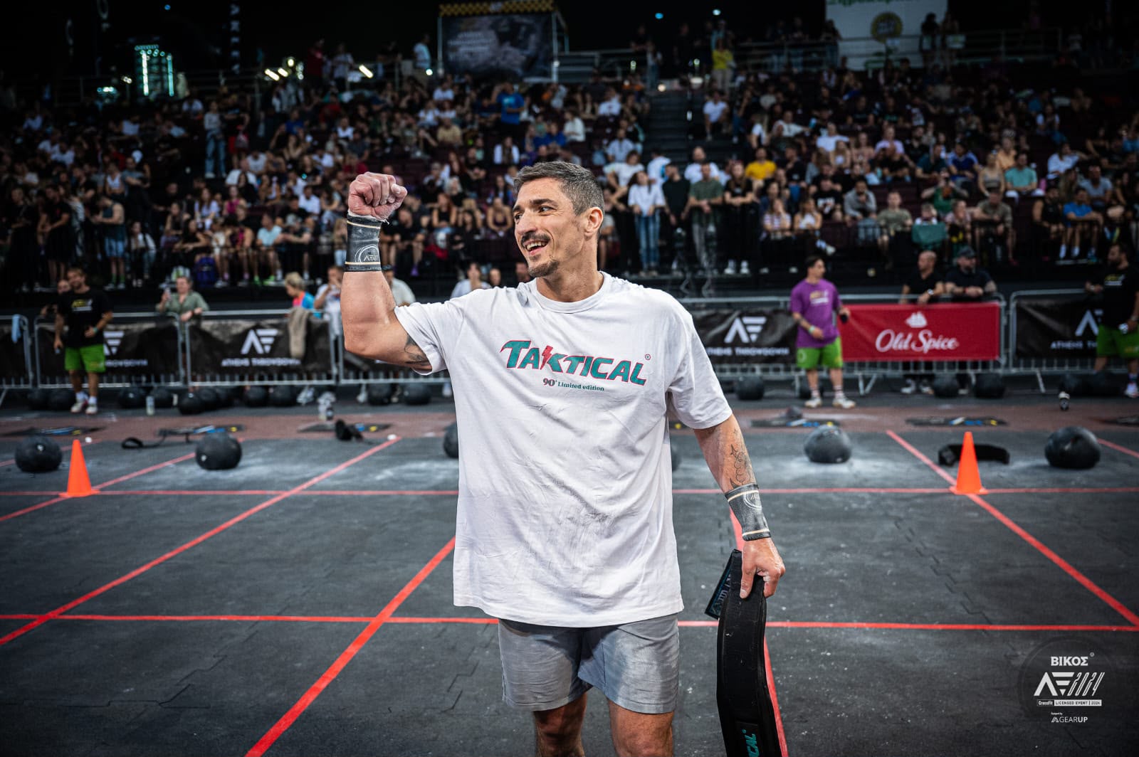 Fran Granados celebrando en competición